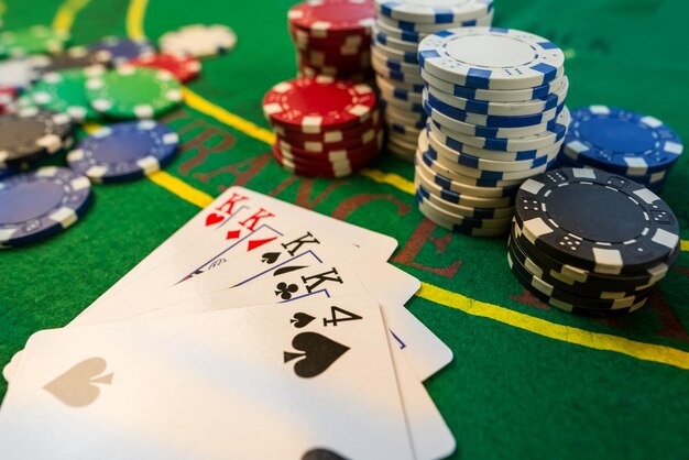 Outside betting sections for even money and groups